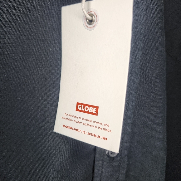 🆕️ GLOBE Foundation LS Button Down- Small - Picture 5 of 5